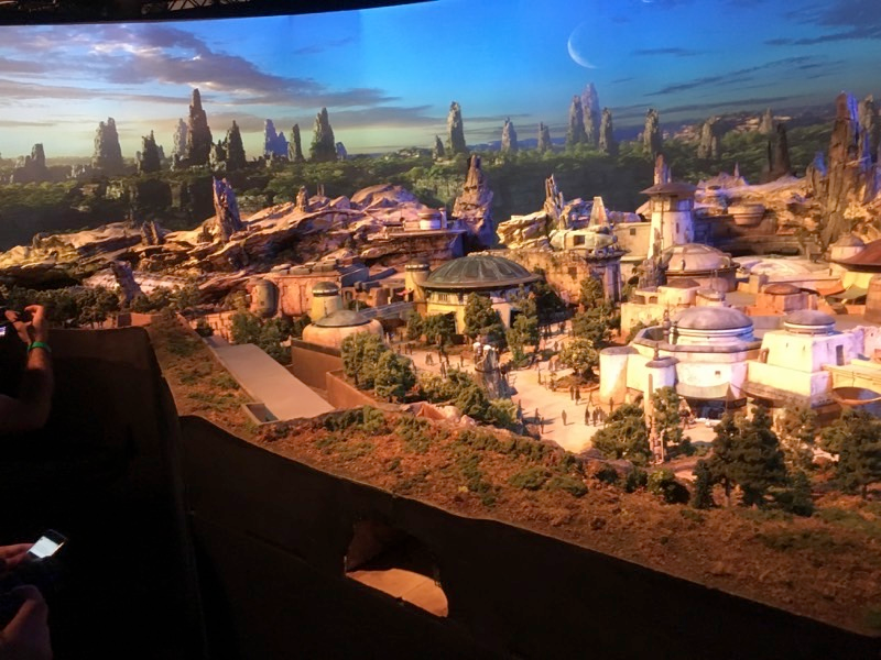 Illustration for article titled Here's Your First Look at an Insanely Detailed Model of Disney's Star Wars Land (UPDATED)